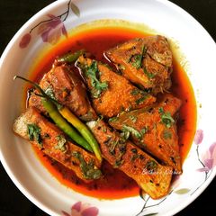 A picture of Pomfret Macher Tel Jhaal.