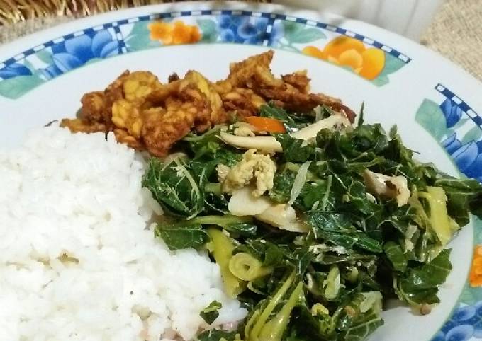 Bagaimana Menyiapkan Oseng daun pepaya teri 😁 yang Lezat