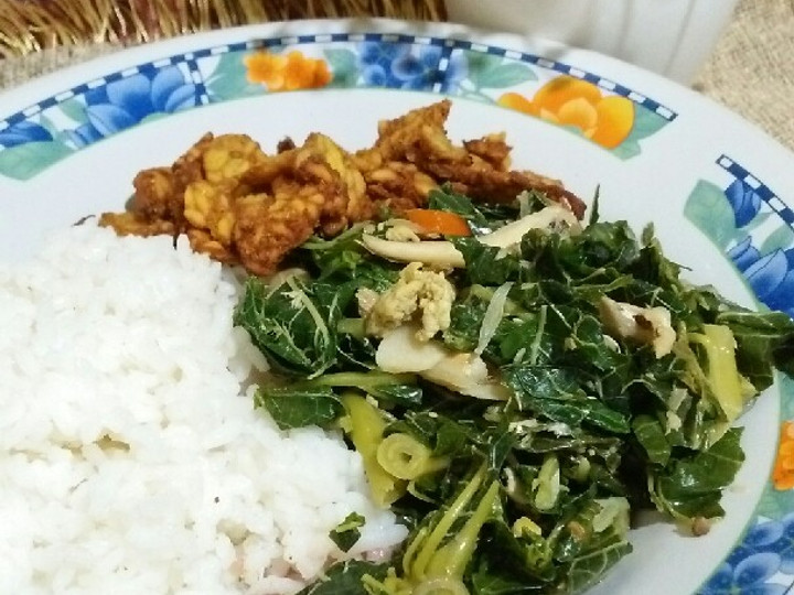 Bagaimana Menyiapkan Oseng daun pepaya teri 😁 yang Lezat