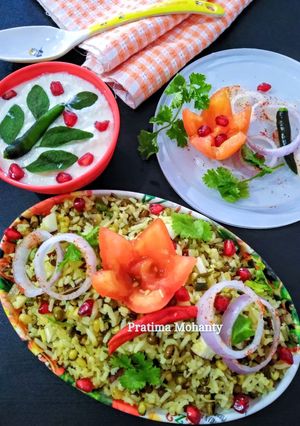 A picture of Sprouted Moong Khichdi.