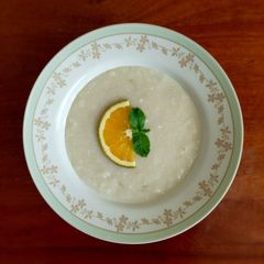 A picture of Creamy white porrige.
