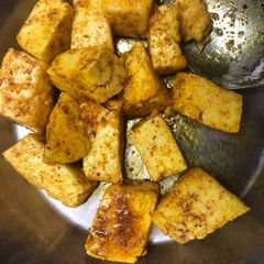 A picture of Chatpata paneer.