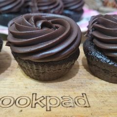 A picture of Chocolate cup cakes 🧁🧁🧁.