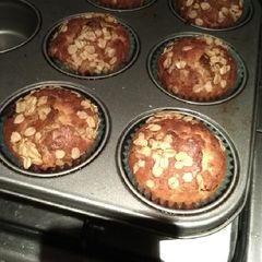 A picture of Banana raisin muffins.