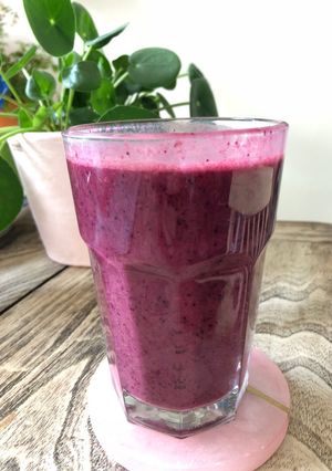 A picture of Berry smoothie - vegan.