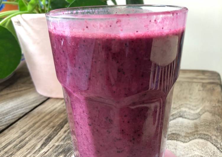 Steps to Prepare Quick Berry smoothie - vegan