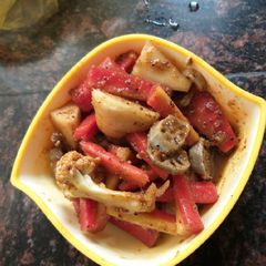 A picture of Gobi shalgam gajar achar.