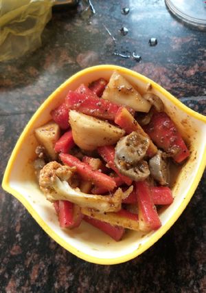 A picture of Gobi shalgam gajar achar.