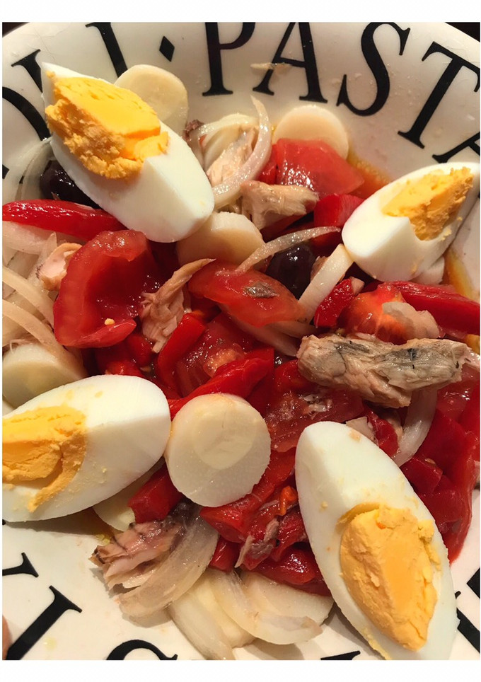 Una foto de Ensalada de pimiento rojo