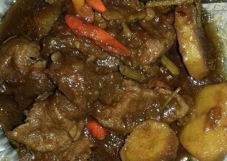 Bistik daging sapi dan kentang