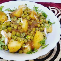A picture of Alu matar chat.