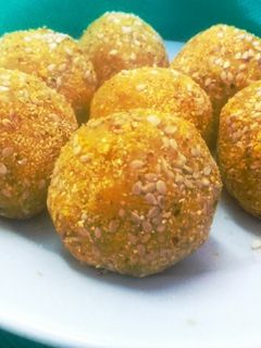 Una foto de Bombas de batata y chía, veganas y sin gluten