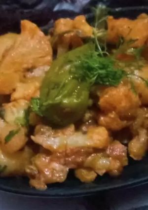 A picture of Aloo gobhi.