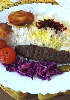 عکسی از دستور زرشک پلو با گوشت در فر
