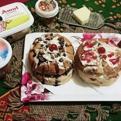 A picture of Maska Bun (no cook recipe).