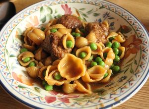 Una foto de Albóndigas con fideos, alberjas y Jethro Tull