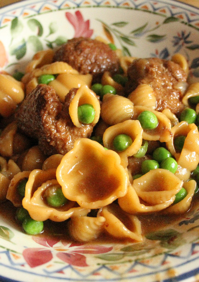 Una foto de Albóndigas con fideos, alberjas y Jethro Tull