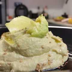 Una foto de Hummus de aguacate