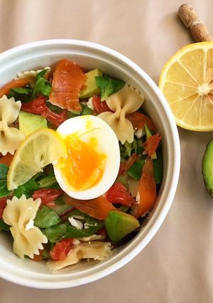 Une photo de Salade saumon avocat pamplemousse