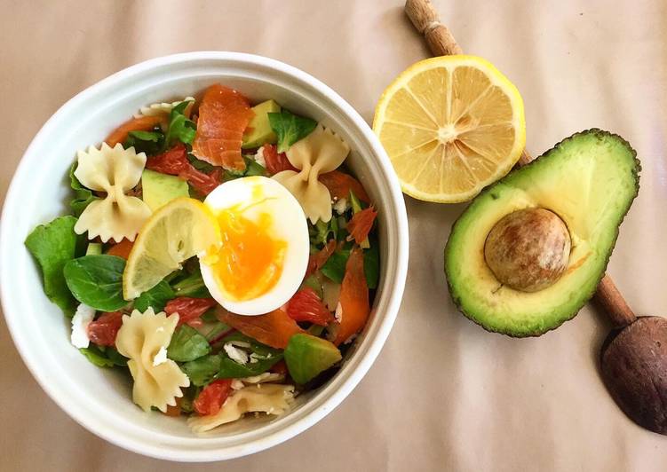 Étapes pour faire Fait maison Salade saumon avocat pamplemousse