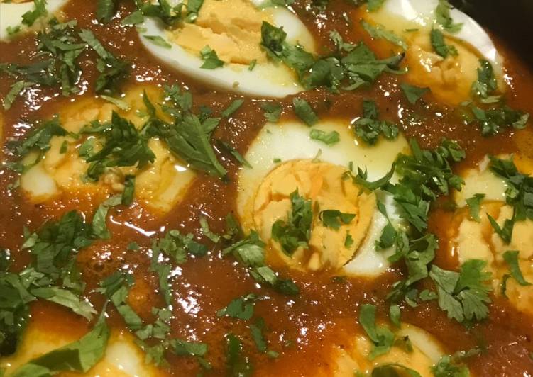Steps to Make Quick Egg Curry