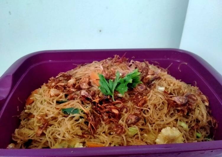 Bihun goreng Bakso