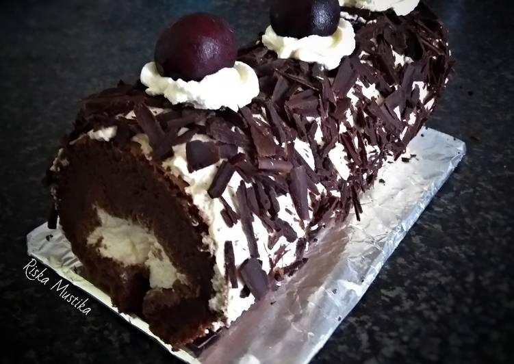 Black Forest Roll Cake Black Forest Roll Cake