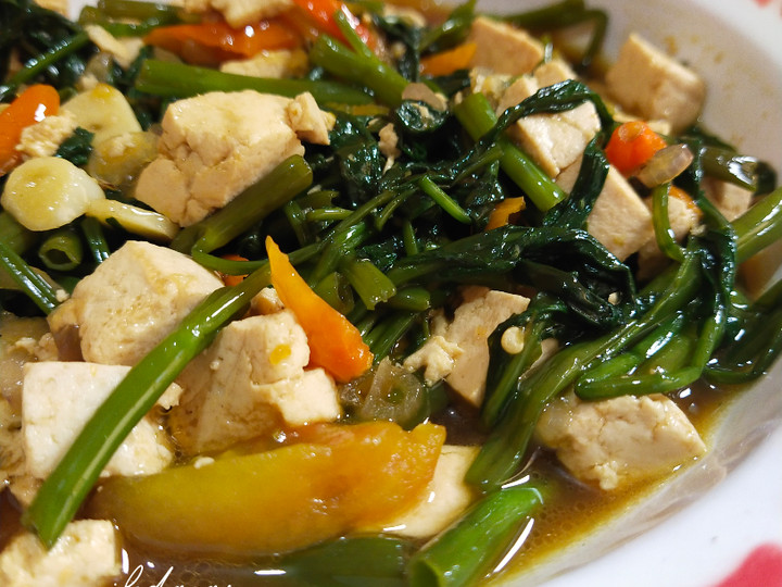 Bagaimana Menyiapkan Tumis Kangkung Tahu Saus Tiram Anti Gagal