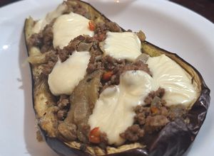 Una foto de Berenjenas rellenas de carne picada
