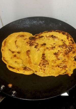A picture of Besan ki roti.