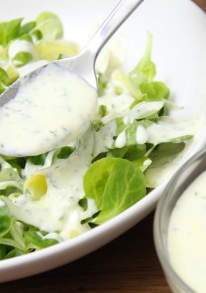 Joghurtos salátaöntet recept fotója