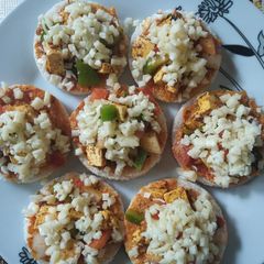 Veg bread pizza A picture of Veg bread pizza.