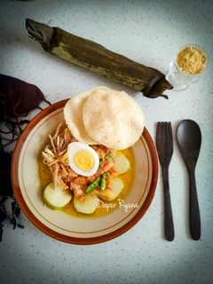 Foto resep Lontong Opor Ayam Sambel Krecek Khas Solo