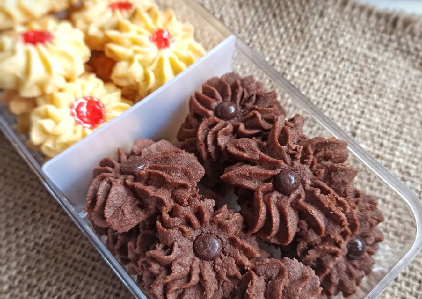 Kue Semprit Coklat