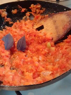 Una foto de SALSA DE TOMATE Y CEBOLLA (principiantes)