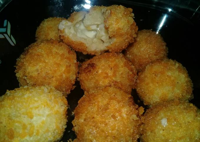 Langkah Mudah untuk Menyiapkan Bola ayam keju yang Lezat