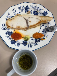 Una foto de Emperador multisalsa (verde, tomate casero, curry)