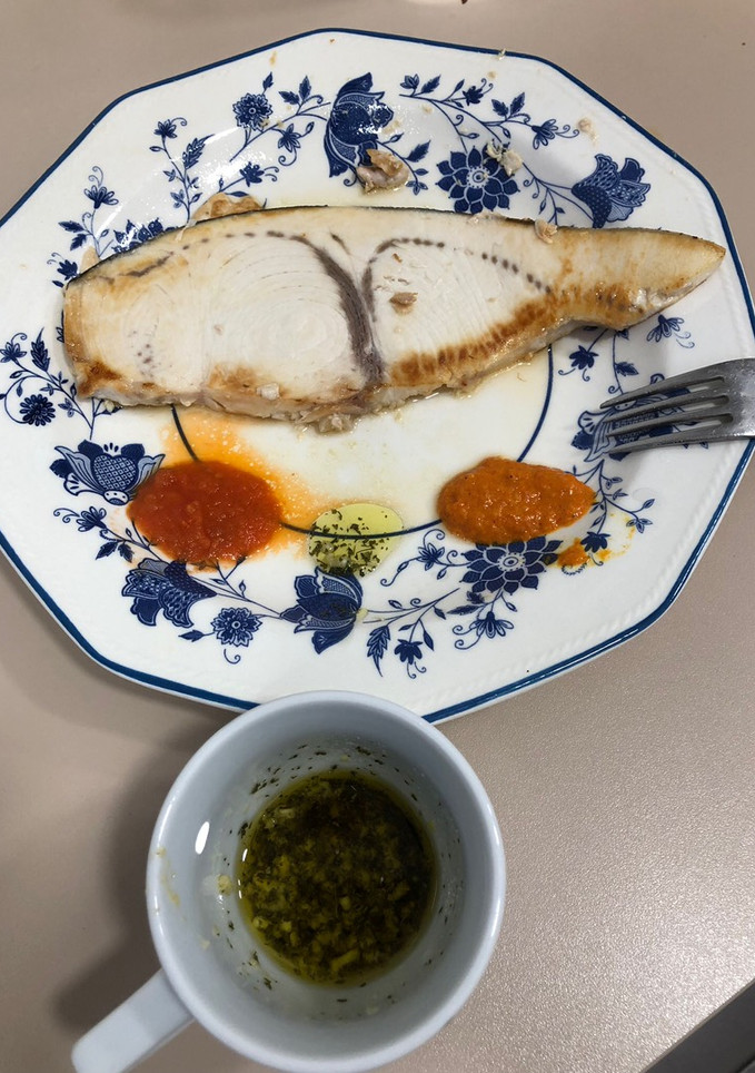 Una foto de Emperador multisalsa (verde, tomate casero, curry)