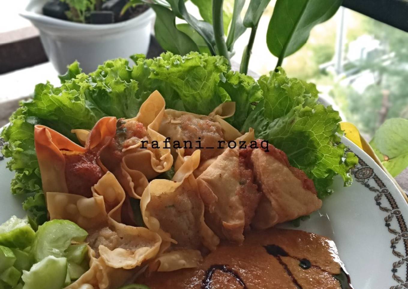 Batagor ikan tengiri kulit pangsit