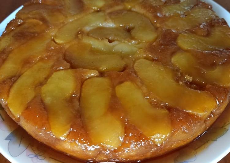 Eggless upside down apple cake Eggless upside down apple cake