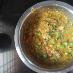 A picture of Methi matar malai.