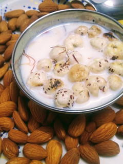 मखाना खीर (makhana kheer recipe in Hindi) रेसिपी मुख्य फोटो