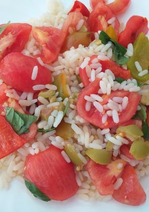 Foto di Insalata di riso con peperoni e pomodorini