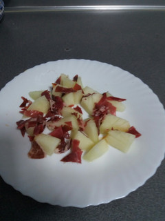 Una foto de Ensalada de melón con jamón ibérico