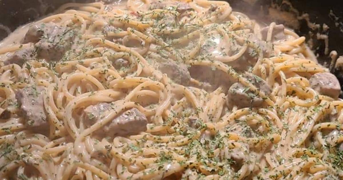 Steak / beef tip fettuccine alfredo Recipe by Bella Green. Cookpad