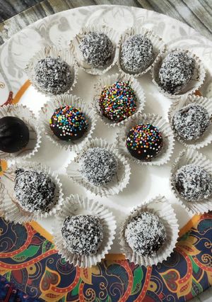 A picture of Coco-choco balls.