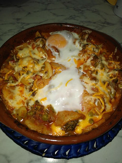 Una foto de Cazuela de verduras con huevo y queso