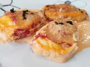 Una foto de migas de bacalao con pimientos