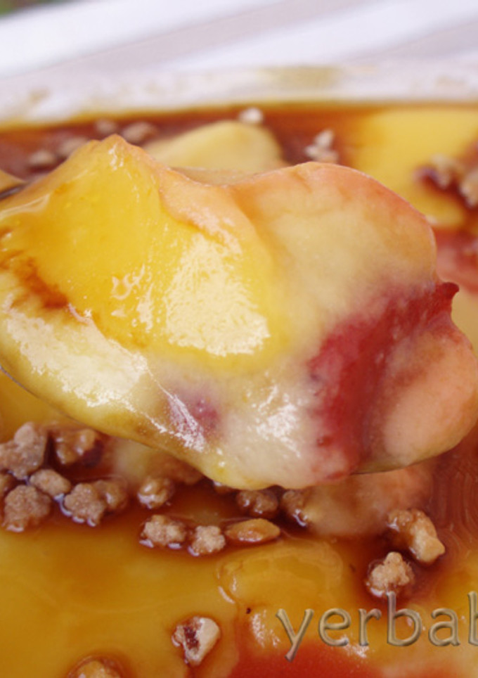 Una foto de Crema de naranja con fresas a la pimienta