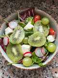 Insalata con kiwi,uva e feta